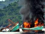 pencurian-ikan-kapal-asing-ditenggelamkan_20141218_023458.jpg