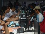 pendaftaran-mudik-gratis-hari-pertama-di-dishub-jawa-timur_20180518_160341.jpg