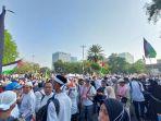 pendemo-aksi-bela-palestina-di-kedubes-as-makin-banyak.jpg
