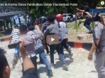 pendemo-di-kantor-dinas-pendidikan-sulbar-diamankan-polisi_20181023_124157.jpg