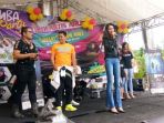 pendukung-film-arumi-berolahraga-zumba-party-bersama-masyarakat-bekasi-di-mall-revo-twon_20171224_194454.jpg