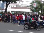 pendukung-gubernur-n_20170511_131419.jpg