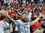 pendukung-inggris-merayakan-gol-pembuka-lawan-jerman-di-16-besar-2021.jpg