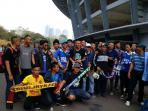 pendukung-sriwijaya-fc-dan-persib-bandung_20151018_150121.jpg