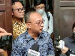 pengacara-ferdy-sambo-rasamala-aritonang-memberikan-keterangan-soal-sidang-pembunuhan-berencana.jpg