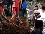 pengakuan-penggali-kubur-makam-bj-habibie-di-tmp-kalibata.jpg