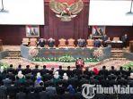 pengambilan-sumpah-janji-jabatan-sebanyak-120-anggota-dprd-jatim-periode-2019-2024.jpg