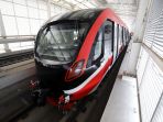 pengangkatan-perdana-gerbong-lrt-jabodebek_20191013_193437.jpg