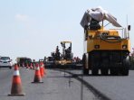 pengaspalan-jalan-tol-pejagan-brebes_20160613_132126.jpg