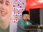 pengasuh-pondok-pesantren-khas-kempek-cirebon-kh-mustafa-aqil-siradj.jpg