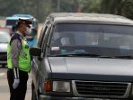 Ditegur Tak Pakai Masker, Penumpang Ngamuk Keluarkan Pisau ,Ternyata Bawa Senpi Juga