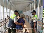 pengemis-lansia-terciduk-membawa-uang-sebesar-rp-18-juta.jpg