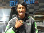 pengemudi-ojek-online-yang-tuna-rungu-kemal-ardiansyah.jpg