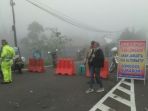 pengendara-roda-empat-banyak-yang-berbalik-arah-di-kampung-puncak-botol-rt-0401-desa-ciloto_20180207_120105.jpg