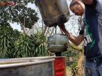 pengepul-oli-bekas-yang-ditemui-gridotocom-di-bogor-jawa-barat_20180925_110804.jpg