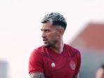 penggawa-borneo-fc-stefano-lilipaly-saat-menggunakan-jersey-timnas-indonesia.jpg