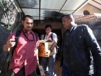 penggeledahan-rumah-alex-usman_20150408_173818.jpg