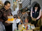 penggrebekan-gudang-kosmetik-ilegal-di-semarang_20190618_183043.jpg