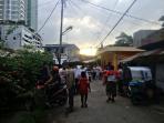 penggrebekan-kampung-kubur_20160920_184037.jpg