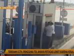 pengguna-tol-aniaya-petugas-loket-terekam-cctv_20161109_105844.jpg