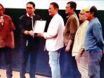 penghargaan-award-of-excellence-sinematek-indonesia-untuk-film-bumi-manusia-i.jpg