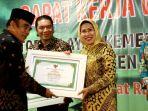 Apresiasi Program Keagamaan, Bupati Serang Diganjar Penghargaan dari Menteri Agama