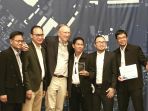 penghargaan-untuk-telkom_20180712_183414.jpg