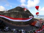 pengibaran-bendera-merah-putih-di-pantai-pandawa-bali_20170816_211440.jpg