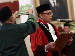 pengucapan-sumpah-jabatan-hakim-konstitusi-ridwan-mansyur_20231208_154958.jpg