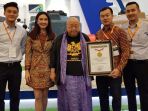 penguin-raih-rekor-muri-kategori-tangki-air-terbesar_20180506_235604.jpg