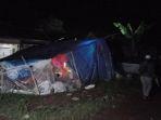 pengungsi-tidur-di-kandang-domba.jpg