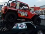 pengunjung-iims-dapat-nikmati-naik-mobil-off-road-di-trek-yang-menantang_20170502_152208.jpg