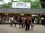 pengunjung-ragunan-lebaran-2011-2.jpg