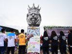 pengurus-dan-atlet-pbsi-doakan-korban-tragedi-kanjuruhan_20221010_171913.jpg