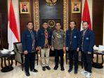 pengurus-pusat-himpunan-mahasiswa-buddhis-indonesia-pp-hikmahbudi-bertemu-mensesneg-pratikno.jpg