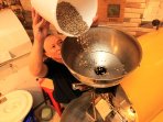 pengusaha-kopi-di-jabar-berharap-permudah-pengurusan-sertifikat_20151124_144218.jpg