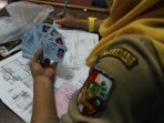 peningkatan-pemohon-e-ktp-di-pekanbaru_20160906_203404.jpg