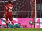 penjaga-gawang-bayern-munich-asal-jerman-manuel-neuer-gagal-melakukan-penyelamatan.jpg