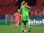 penjaga-gawang-chelsea-asal-senegal-edouard-mendy-dan-rekan-satu-timnya.jpg