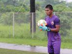 penjaga-gawang-muda-persija-jakarta-cahya-supriadi.jpg