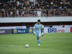 penjaga-gawang-pss-sleman-anthony-pinthus-jadi-sasaran-kritikan-tajam-suporter-super-elja.jpg