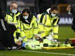 penjaga-gawang-wolverhampton-wanderers-asal-portugal-rui-patricio-menerima-perawatan-medis.jpg