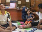 penjaga-sekolah-di-karawang.jpg