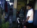 penjaga_pintu-air_cawang.jpg