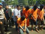 penjahat-jalanan-yang-ditembak-polrestabes-bandung_20180719_162726.jpg