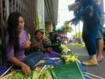 penjual-ketupat-di-pasar-kranggan-yogyakarta_20160704_163846.jpg
