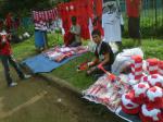 penjual-pernak-pernik-Timnas-Indonesia.jpg