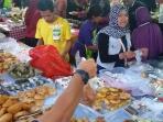 penjual-takjil-di-bendungan-hilir-jakarta_20160609_172457.jpg