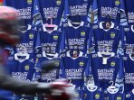 penjualan-jersey-persib-di-bandung-menurun_20150519_205412.jpg