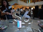 penjualan-perdana-samsung-galaxy-s6-edge_20150511_110438.jpg